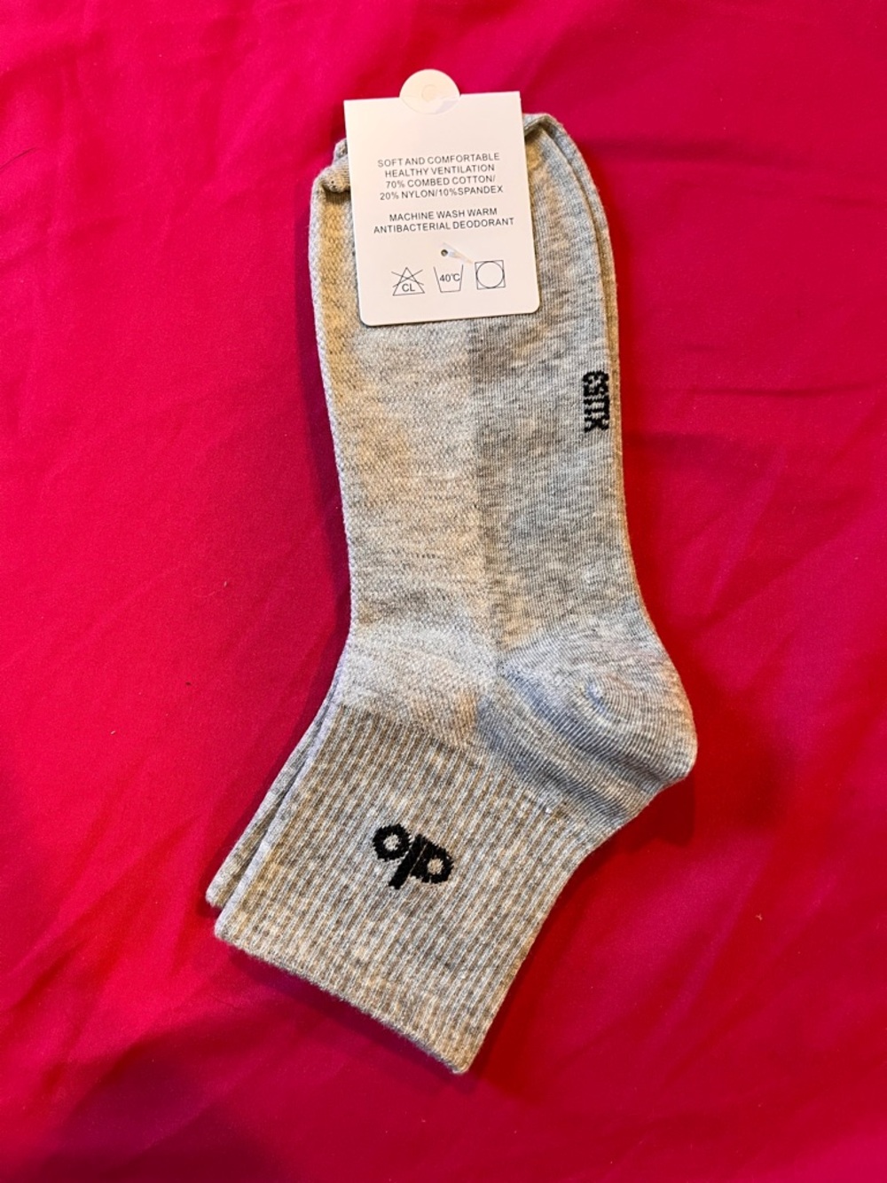 alo Unisex Grey Crew Socks - Comfortable Everyday Pair